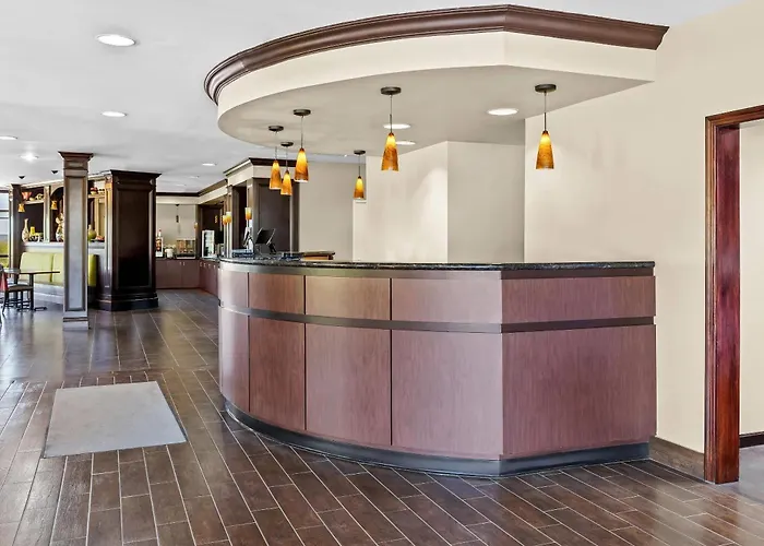 Comfort Suites Edinboro