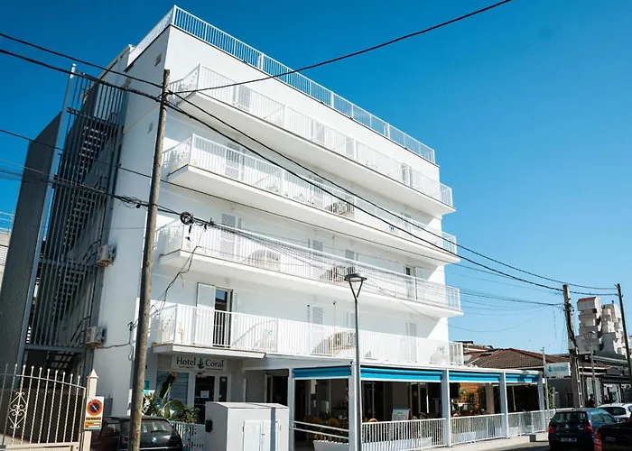 Coral Beach House & Food (Adults Only)