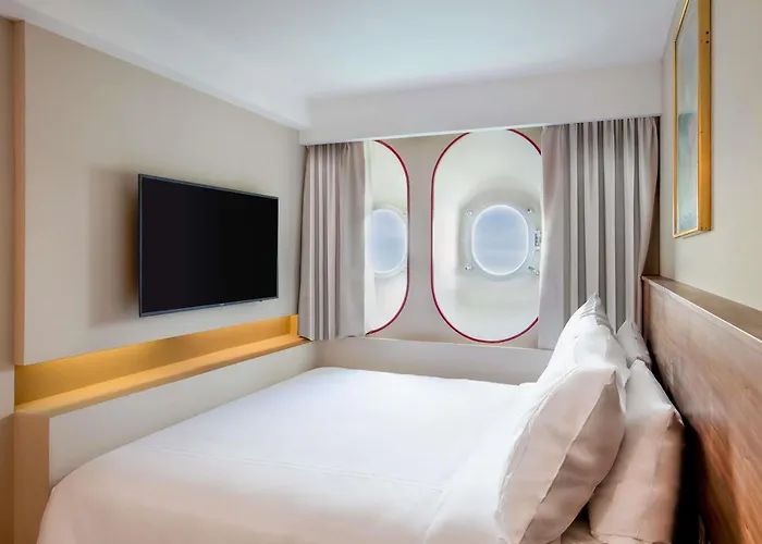 Queen Elizabeth 2 Hotel