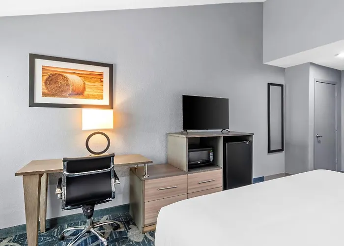 Quality Inn Shawnee North I-40