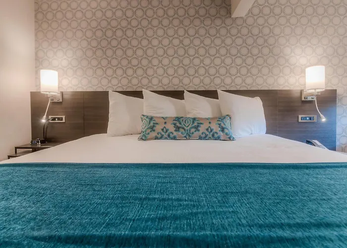 The Hotel Y