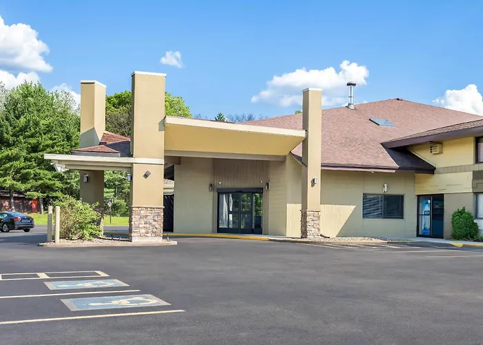 Quality Inn & Suites Black River Falls I-94