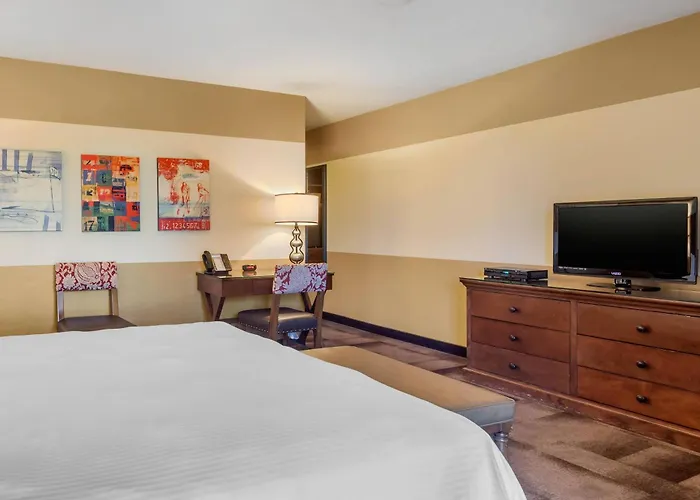 Carlton Oaks Lodge, An Ascend Collection Hotel