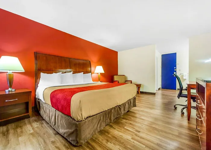 Econo Lodge Inn & Suites Brookings