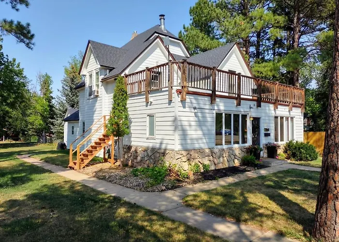 Spearfish Cottages