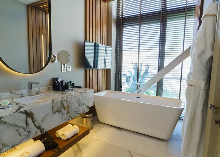 Cratos Premium Hotel Casino & Spa