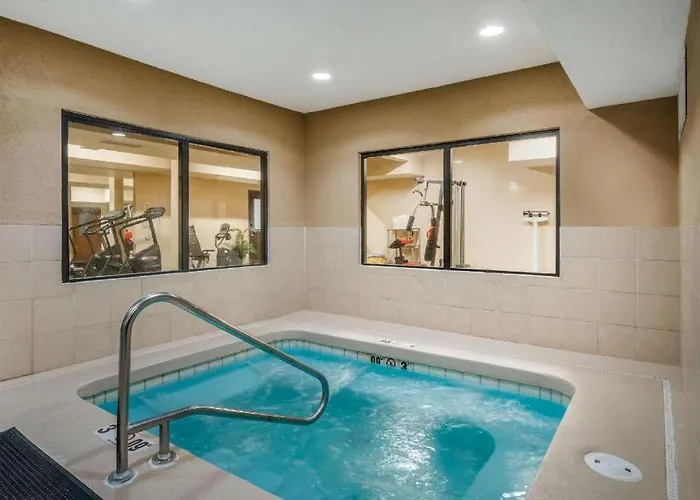 Quality Inn & Suites - Jefferson City