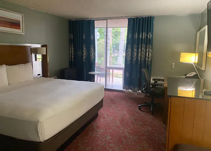 Surestay By Best Western Bakersfield Central