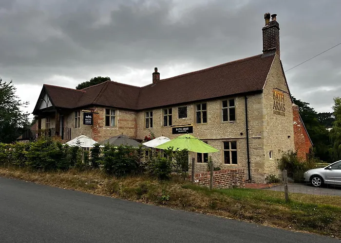 Bath Arms Shearwater Near Longleat