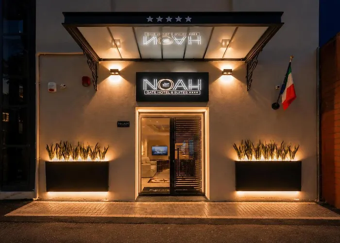 Noah Gate & Suites