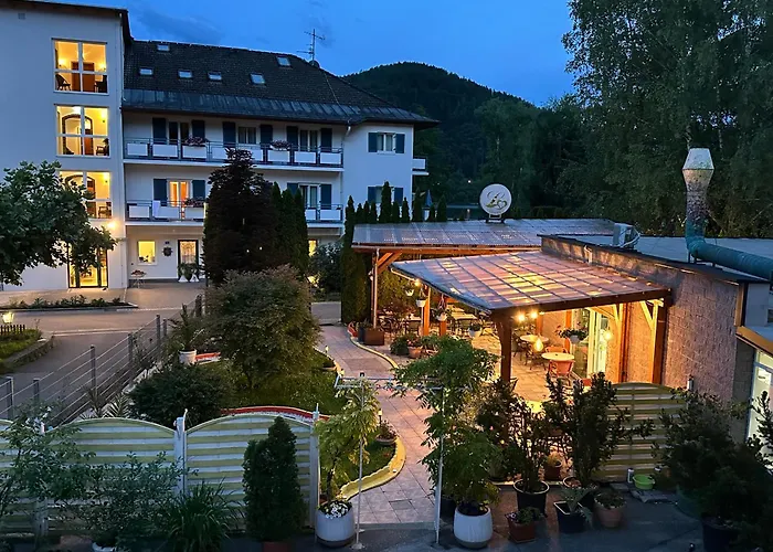 Loving Hut Pension & Restaurant