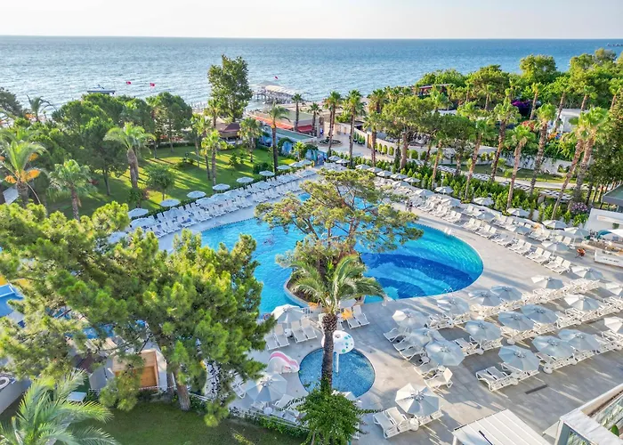 Catamaran Quality Times Hotel Kemer