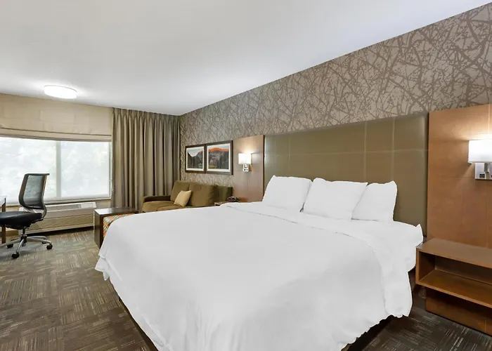 Best Western Plus Cottontree Inn