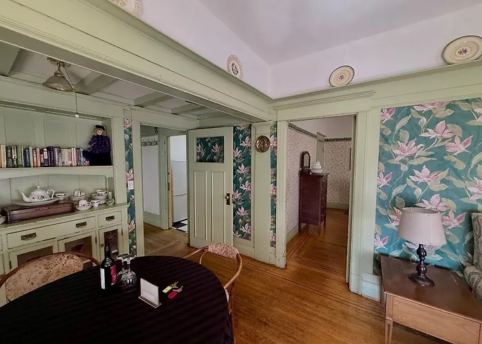 Arundel Mansions Hotel