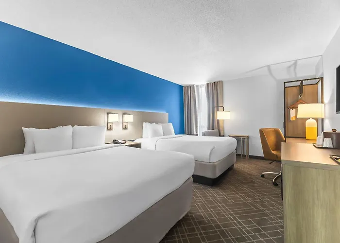 Comfort Inn & Suites Airport
