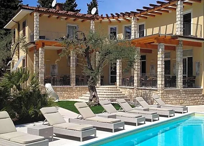 Hotel Baia Dei Pini