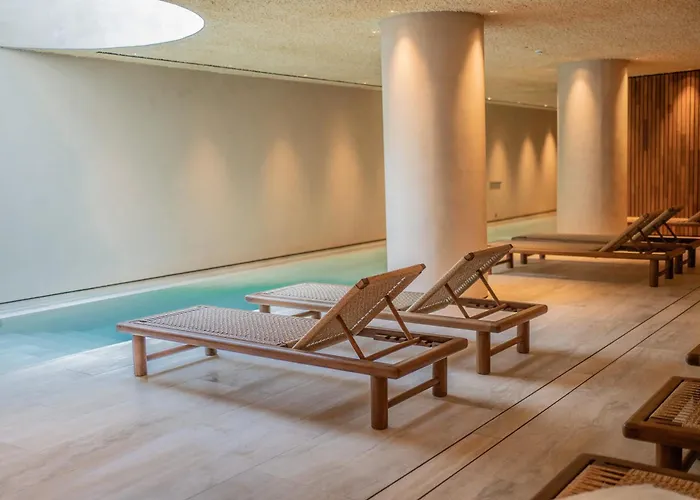 Caprici Beach Hotel & Spa