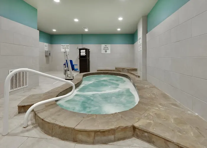 Holiday Inn Express & Suites Dallas - Duncanville By Ihg