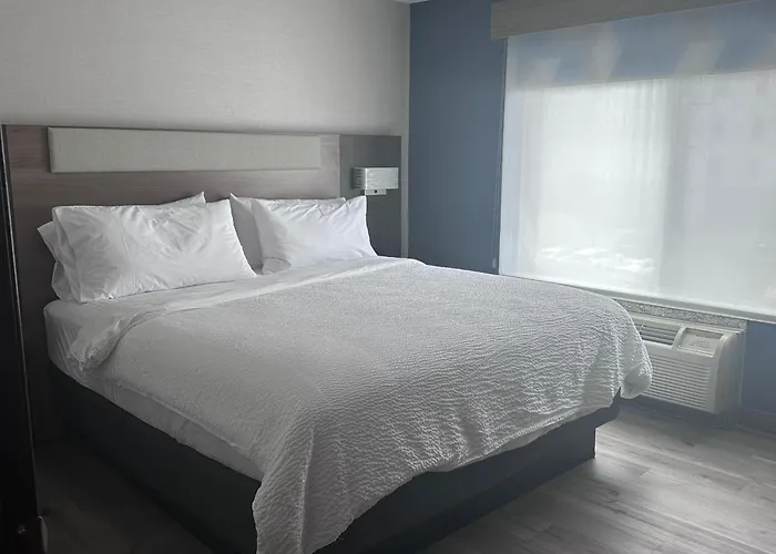 Comfort Suites Southfield-Detroit