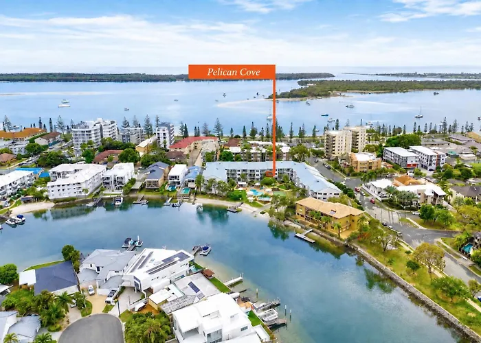 Pelican Cove Waterfront Apartment