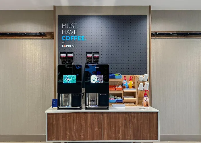 Holiday Inn Express & Suites Palm Desert - Millennium By Ihg