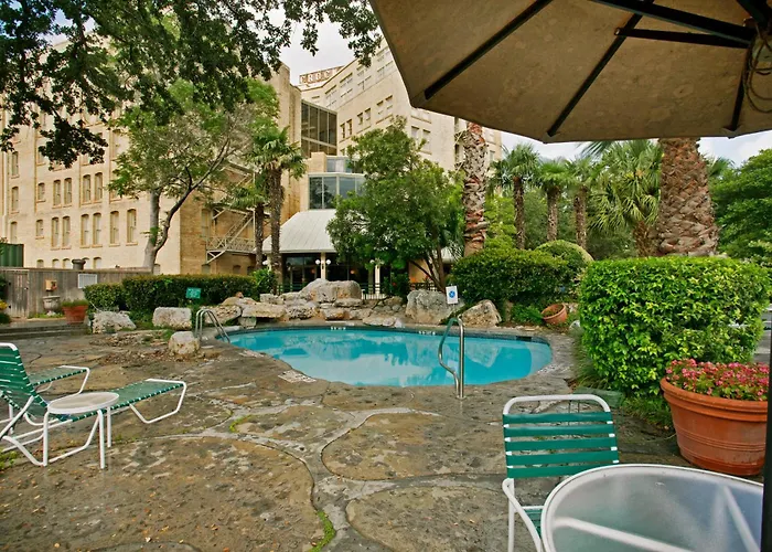 The Crockett Hotel