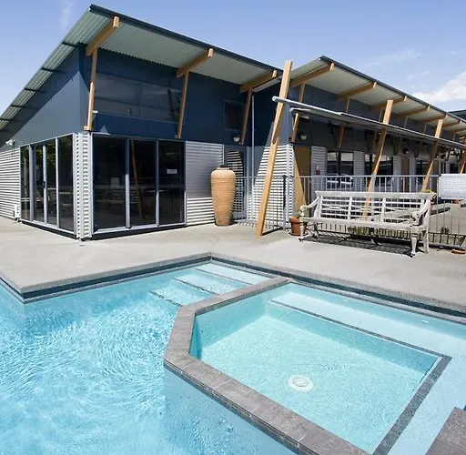 Beach House Motel