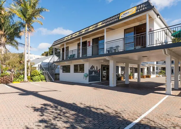 Outrigger Motel