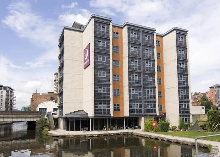 Nottingham Hotels With Jacuzzi in Room