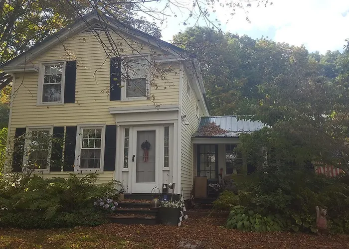 A Meadow House Bed & Breakfast Lakeville