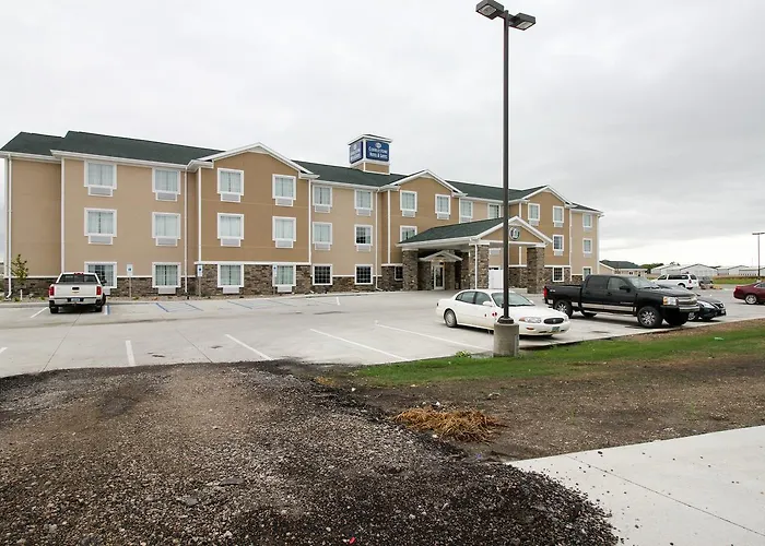 Cobblestone Hotel & Suites - Devils Lake