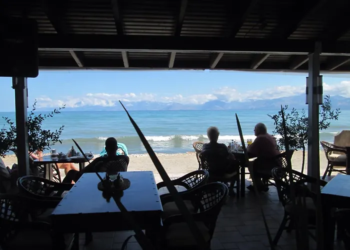 Ninos On The Beach Hotel Roda 