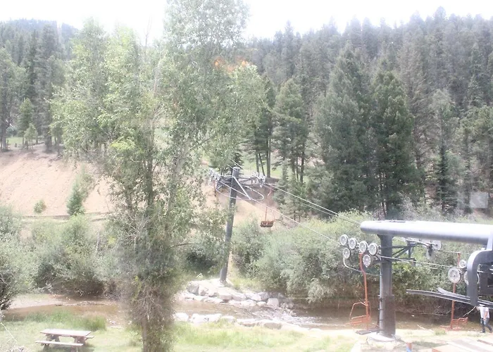 Copper King Lodge Red River
