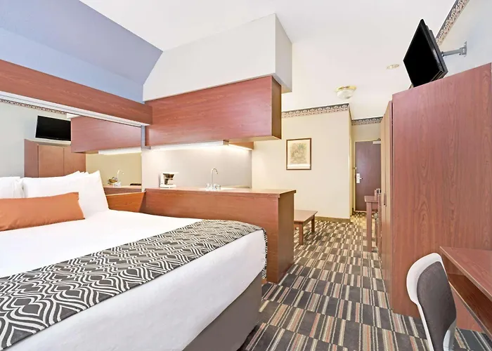 Microtel Inn & Suites Urbandale