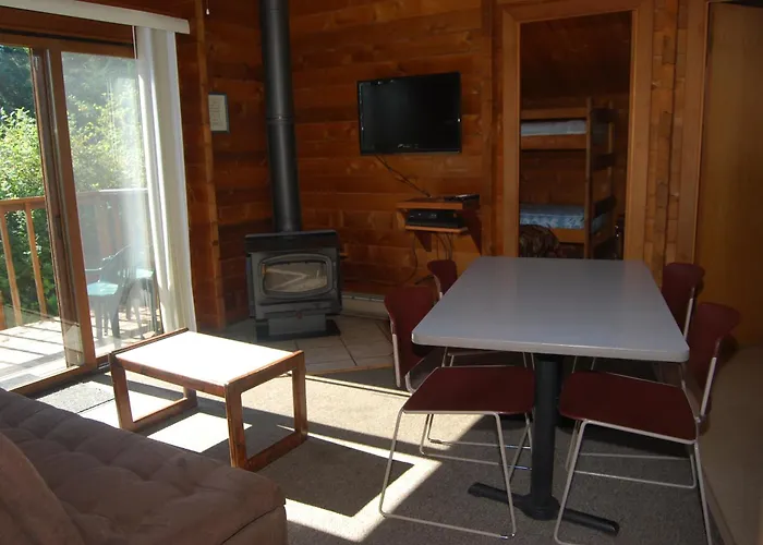 La Conner Camping Resort Beach Cabin 1