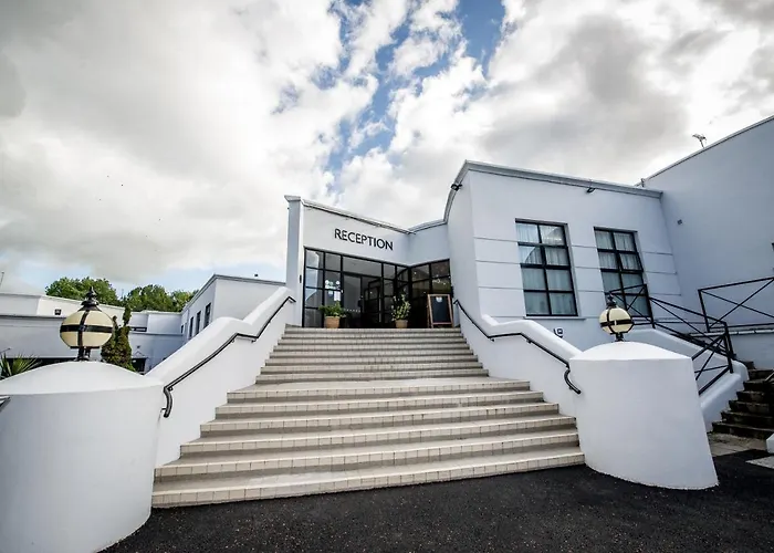 Waterfoot Hotel
