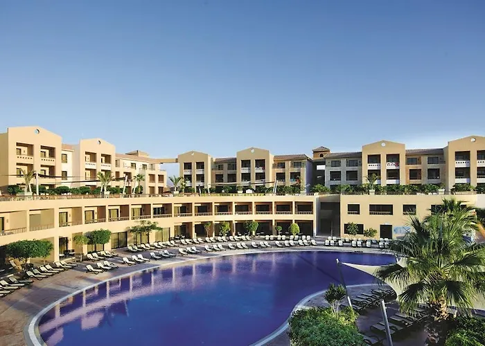 Coral Sea Aqua Club Resort
