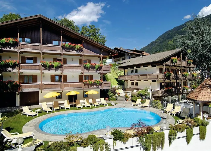 Hotel Hirzer ***S