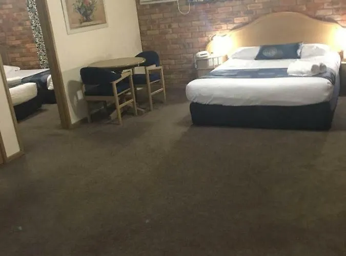 Pines Country Club Motor Inn Shepparton