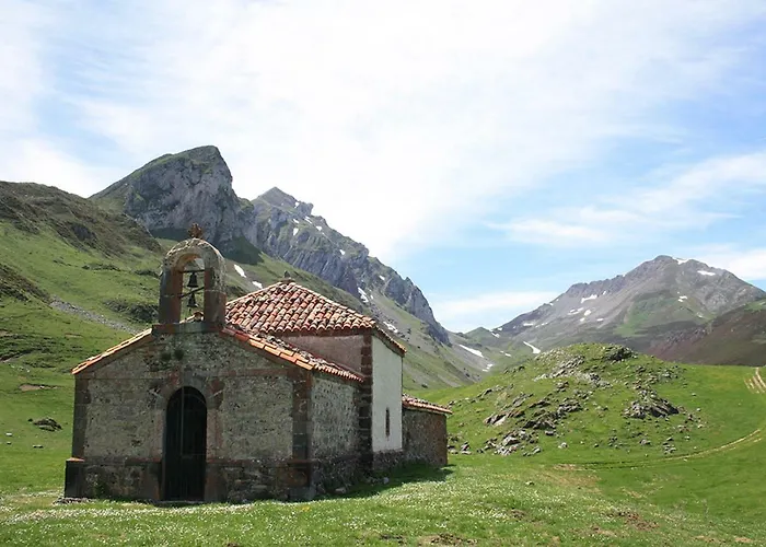 Hotel Rural Llerau