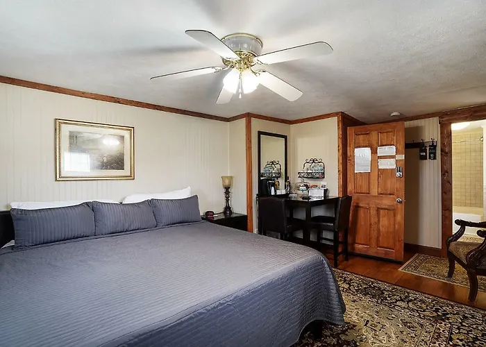 Hocking Hills Inn Logan