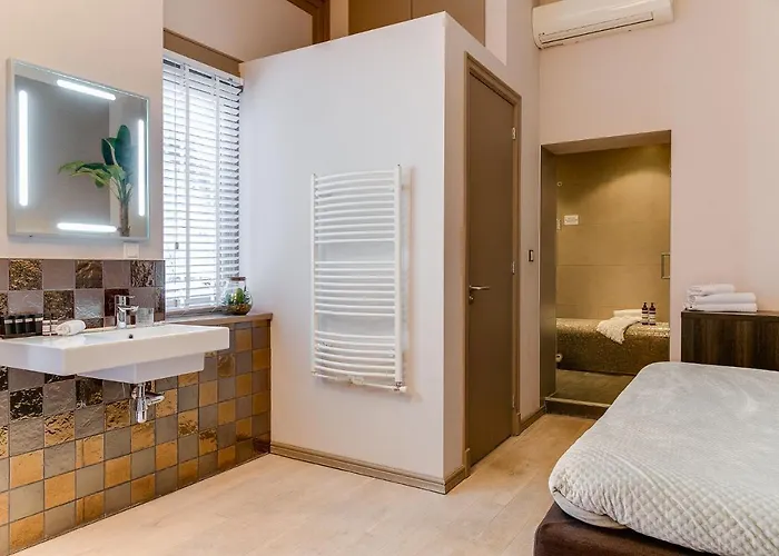 Brasss Hotel Suites