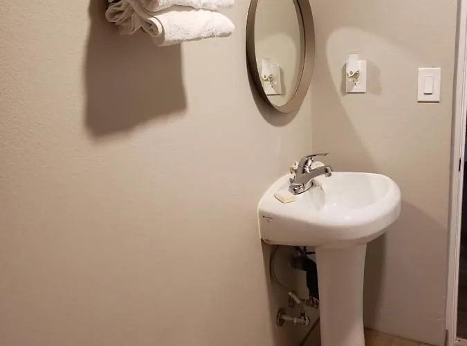 Parkrose Inn And Suites Portland