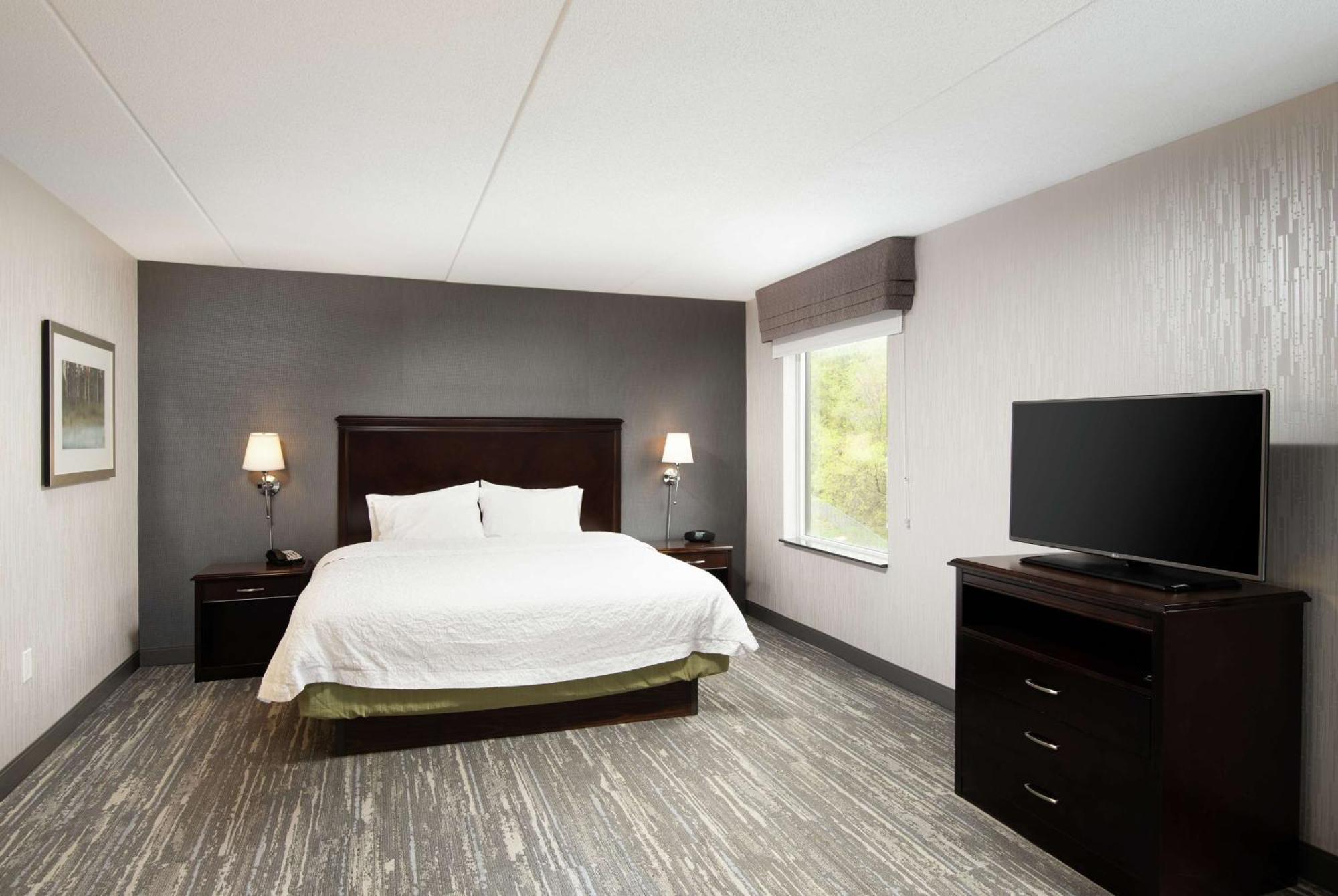 Hampton Inn & Suites By Hilton Barrie